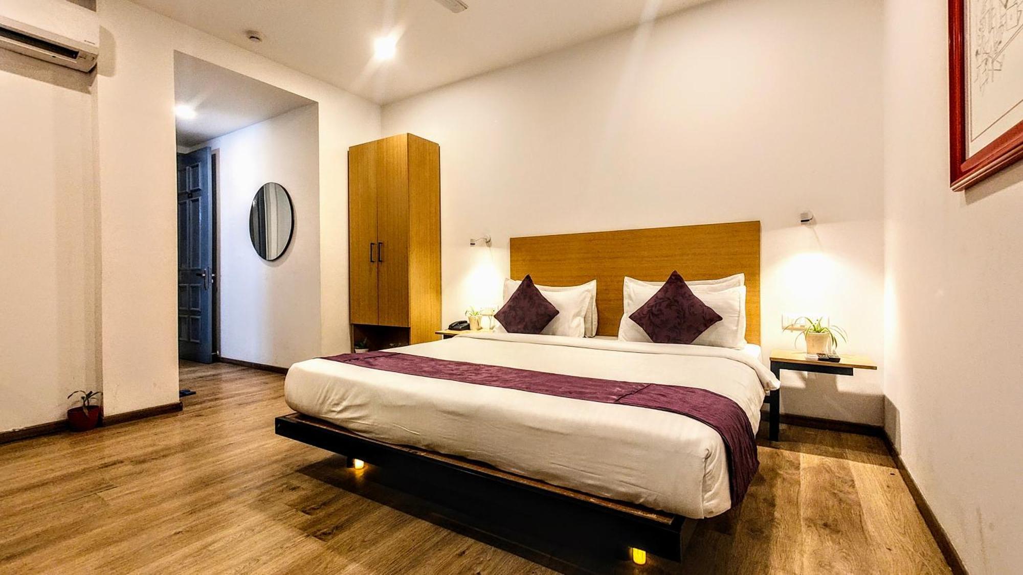 Mavens White Artemis Hospital Road Sector 52 Gurgaon Hotell Exteriör bild