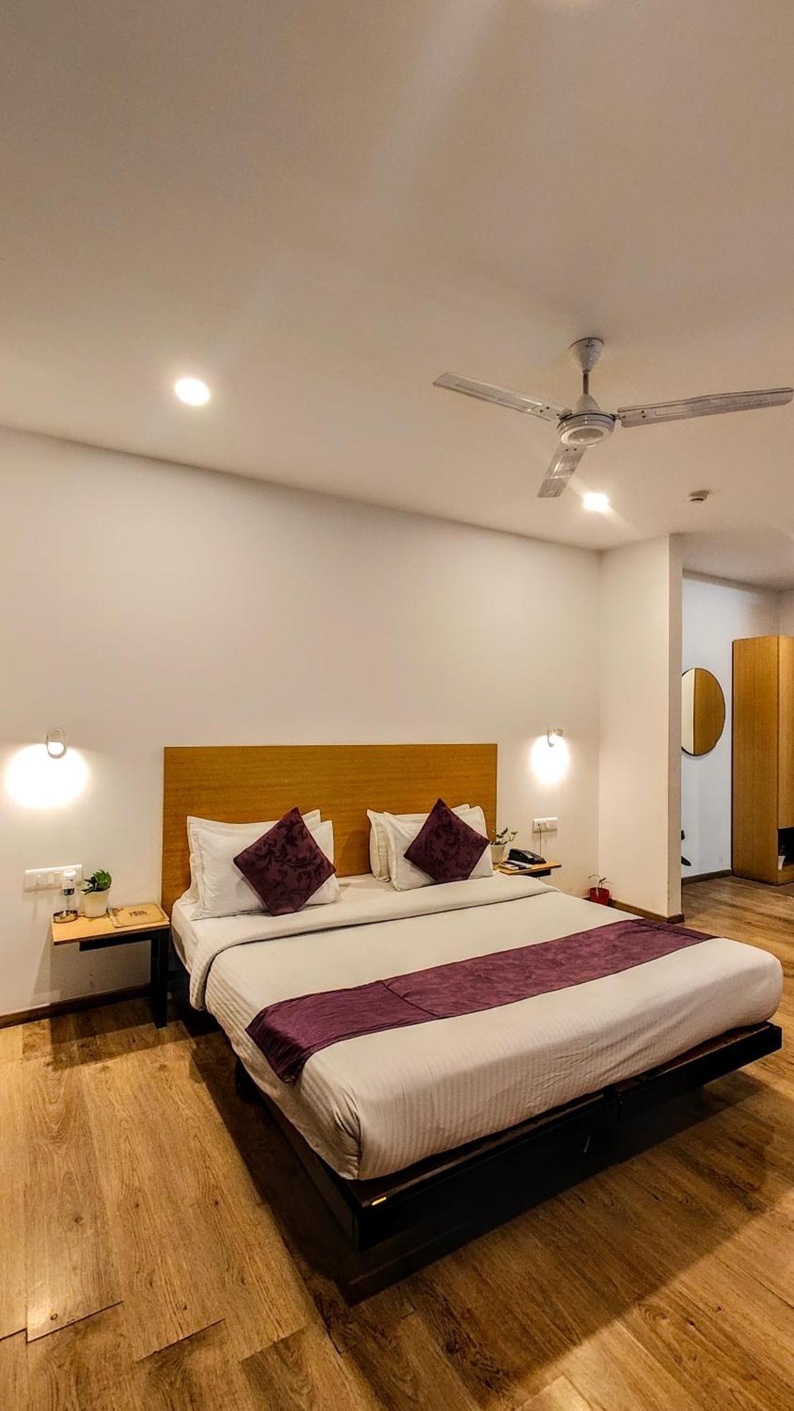 Mavens White Artemis Hospital Road Sector 52 Gurgaon Hotell Exteriör bild