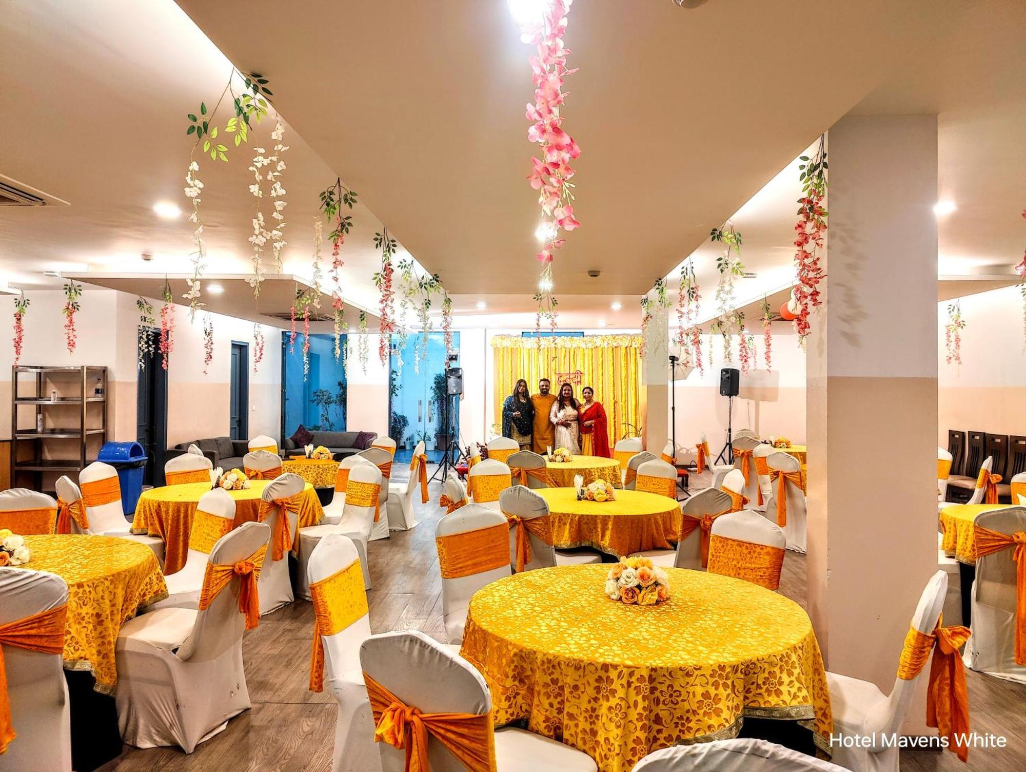 Mavens White Artemis Hospital Road Sector 52 Gurgaon Hotell Exteriör bild