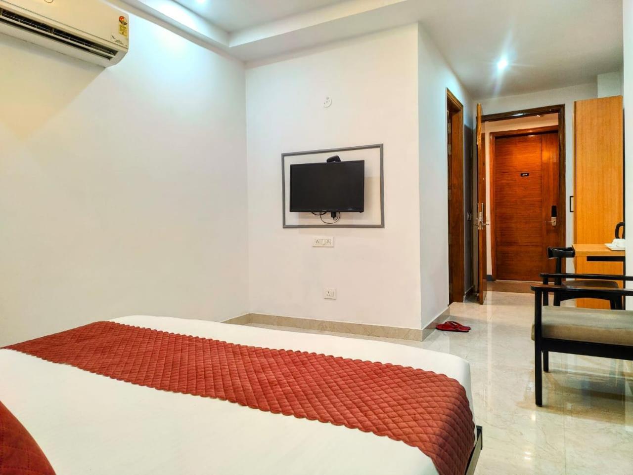 Mavens White Artemis Hospital Road Sector 52 Gurgaon Hotell Exteriör bild
