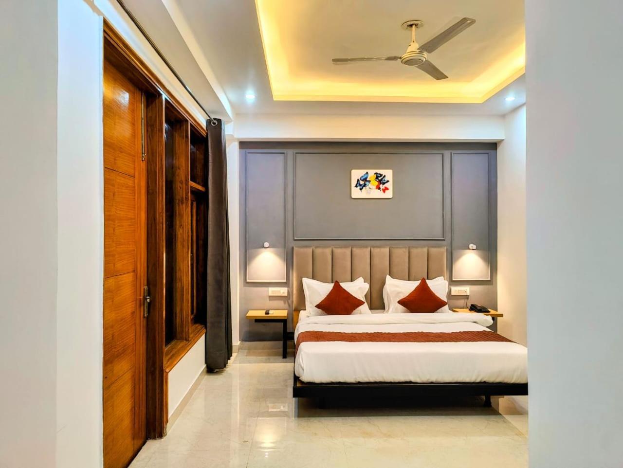 Mavens White Artemis Hospital Road Sector 52 Gurgaon Hotell Exteriör bild