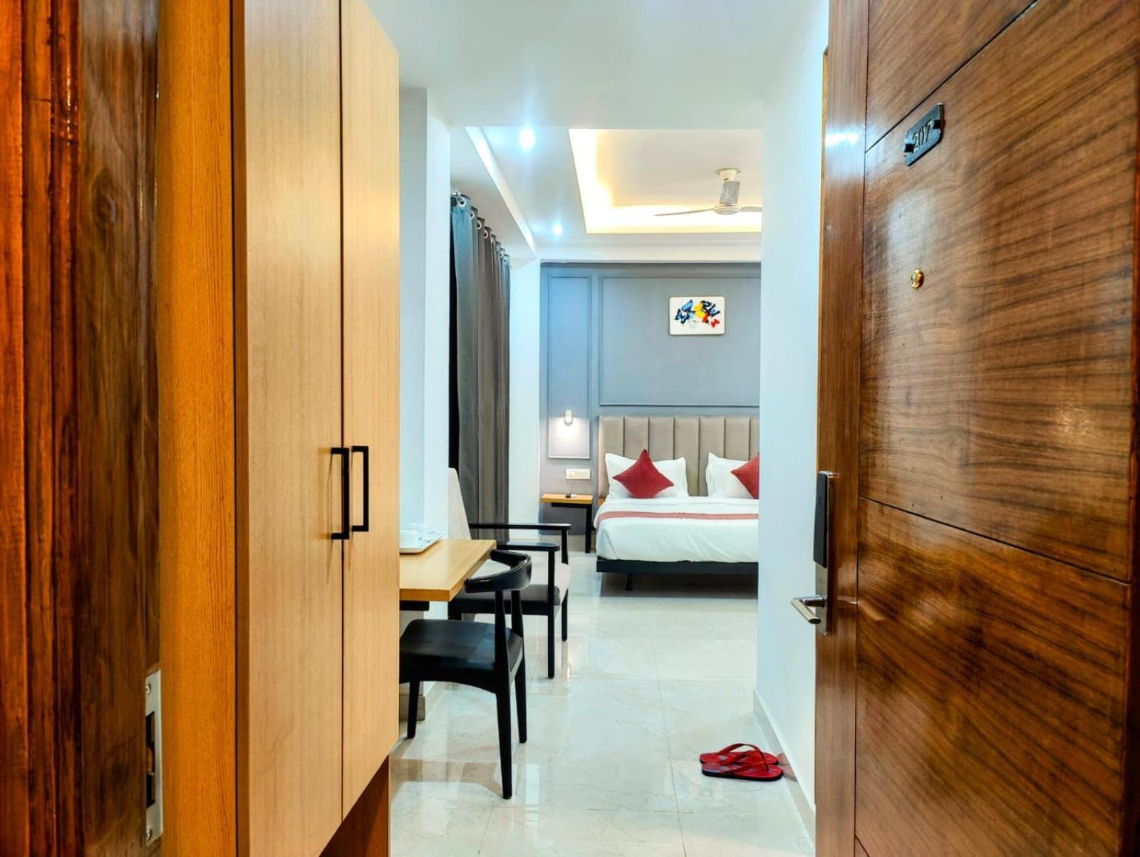 Mavens White Artemis Hospital Road Sector 52 Gurgaon Hotell Exteriör bild